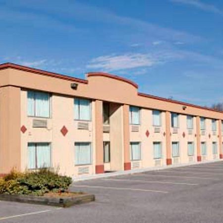 Express Inn Harrisburg South New Cumberland Exterior foto